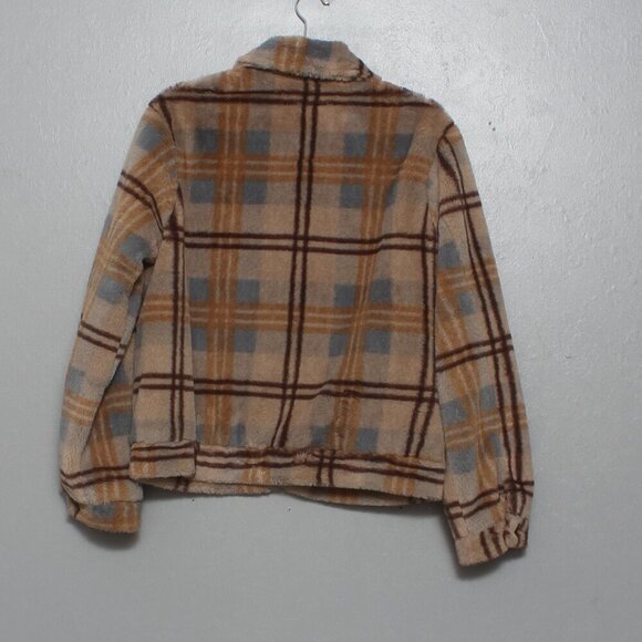 Know one cares fuzzy plaid bomber jacket shacket - Picture 2 of 7